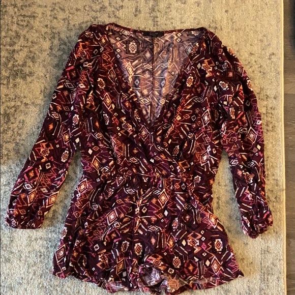 Patterned long sleeve romper - Picture 2 of 3